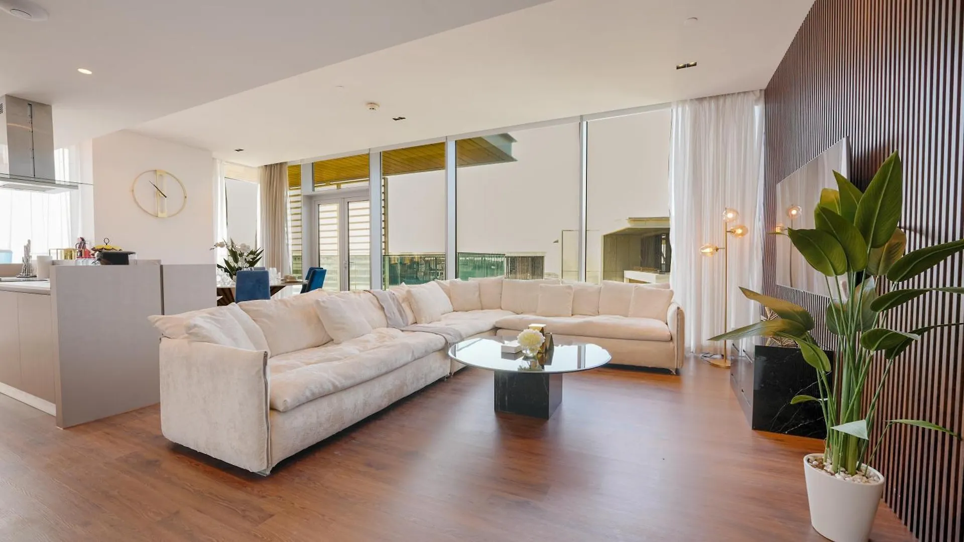 Kontakt z Bluewaters Island- Beautifully Designed 3Br Apartment By Tlre Holiday Homes